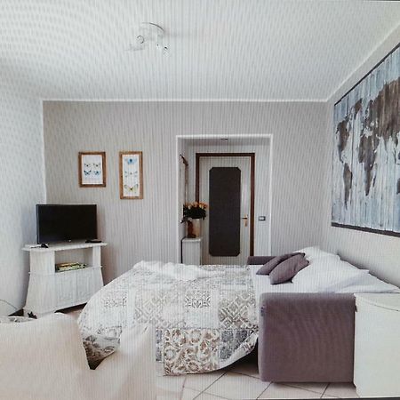 Il Sole, Grande Appartamento In Collina 布鲁纳特 外观 照片